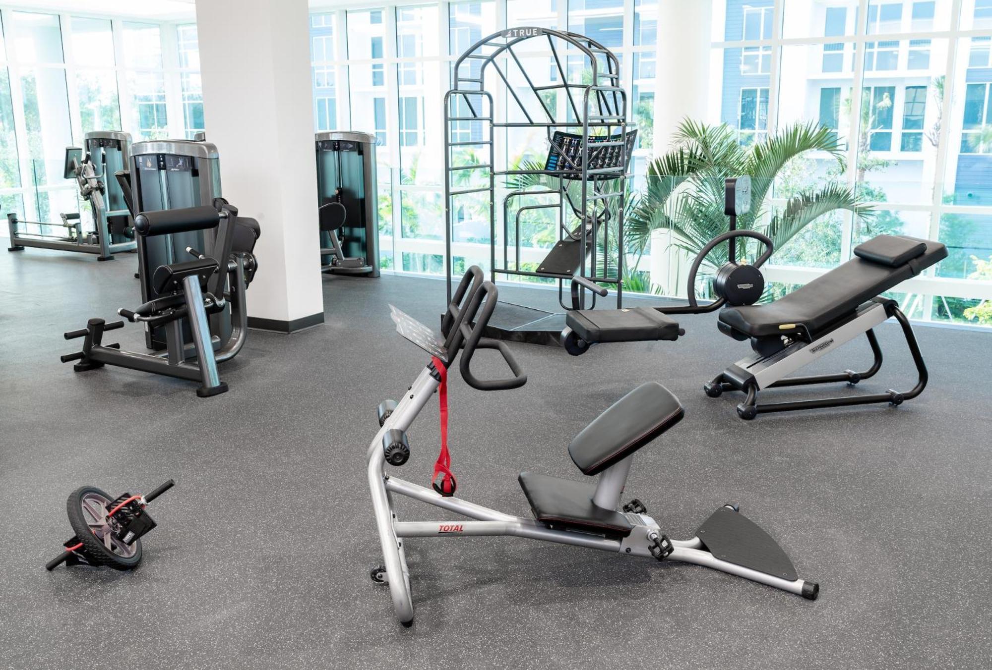 Innovation Hotel Naples Park المظهر الخارجي الصورة